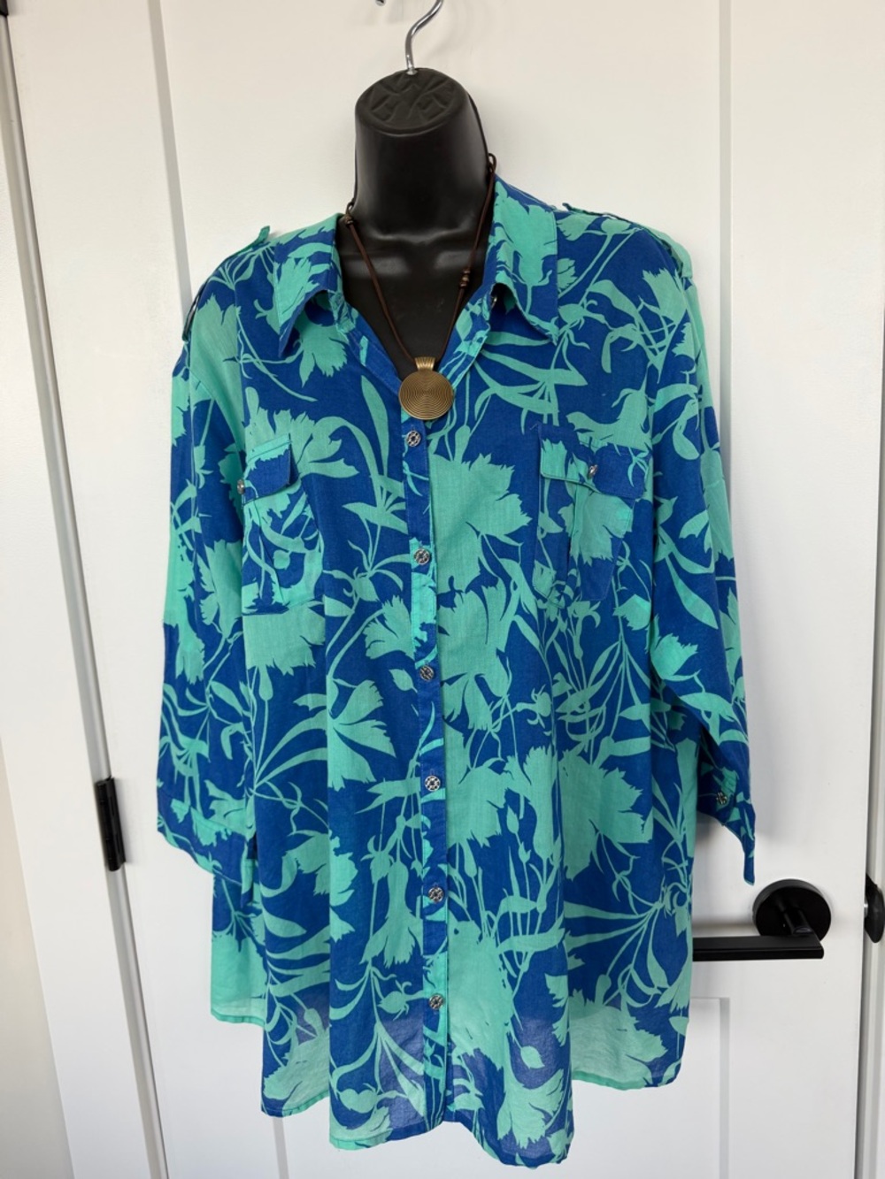 plus size womens collared button-down 3/4 sleeve Jaclyn  Smith blouse- sz 3X